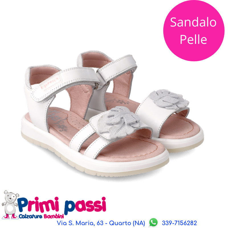 Sandalo bianco fiore